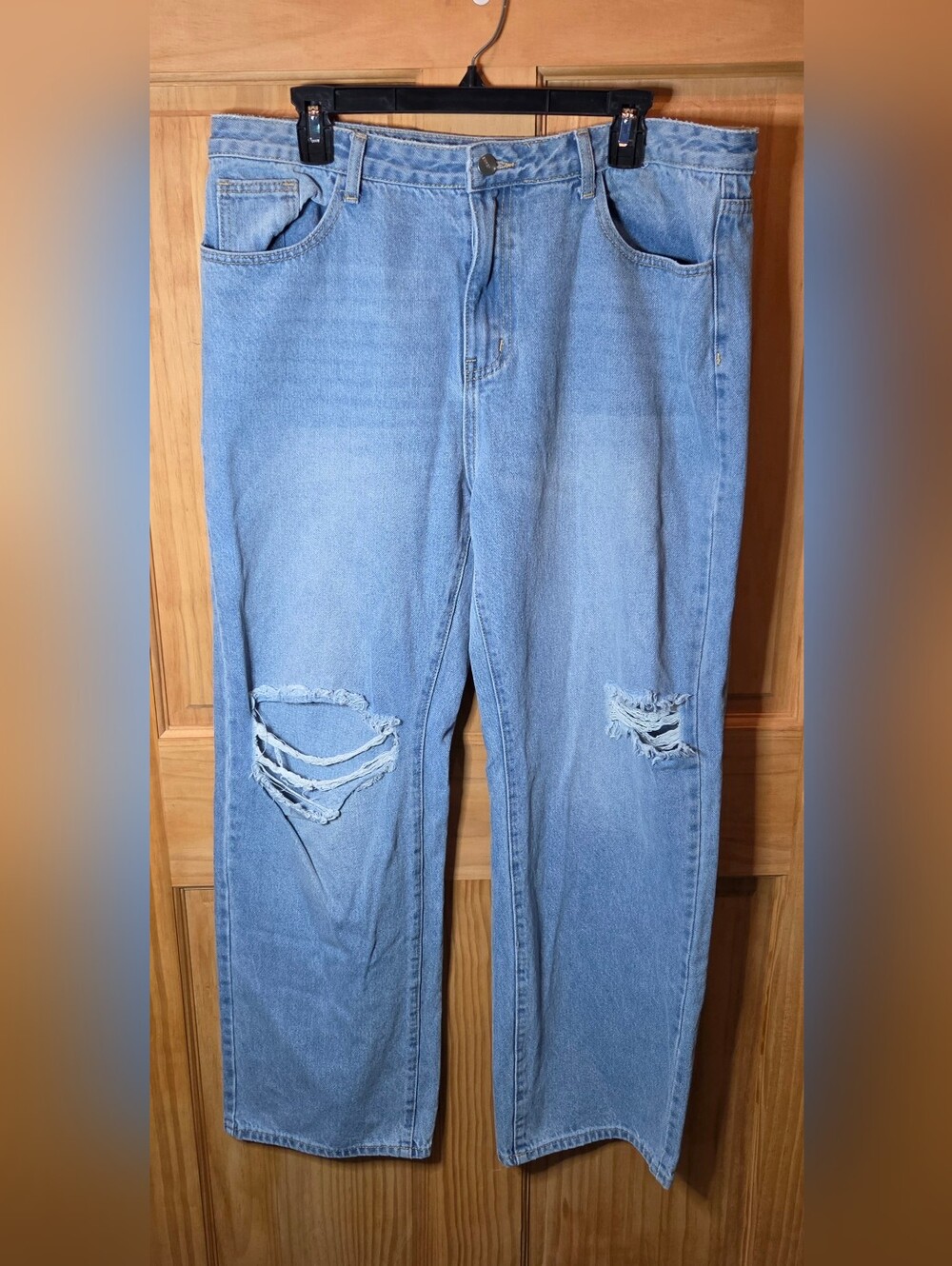 Women's Light Wash Distressed Straight Leg Jeans Zip Fly Size XL